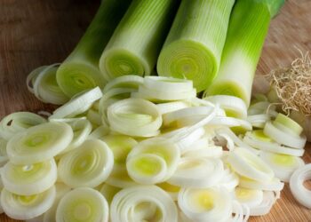 10 Khasiat Daun Bawang Untuk Kesehatan Nomor 8 dan 10 Paling Disukai Wanita di Negeri Konoha