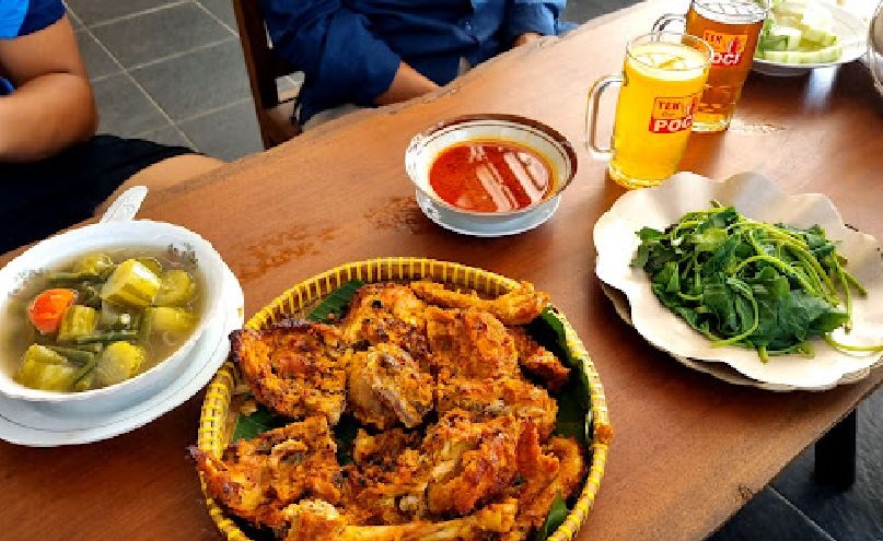 Ayam Bakar Mak Gogok, Ayam Bakar Khas Blora yang Legendaris Hadir di Cepu!