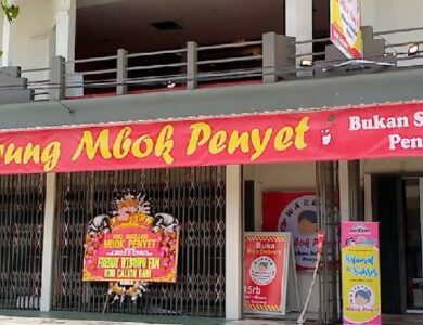 Warung Mbok Penyet, Surga Kuliner di Blora yang Instagramable