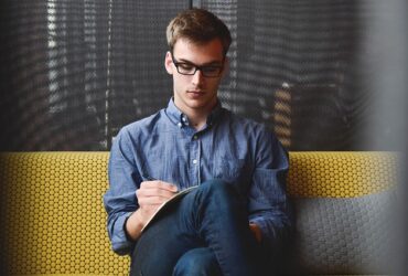 Tidak Mau Pusing dengan Urusan Cinta, 5 Zodiak INI Lebih Mengutamakan Pekerjaan Dibanding Asmara