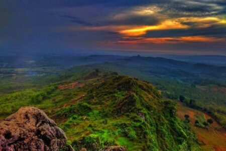 Pesona Bukit Pencu Destinasi Wisata Alam di Blora Paling Ngehits dengan Sejuta View Menarik