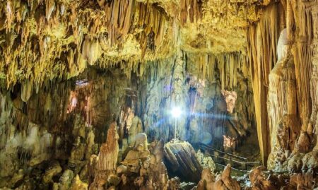 Menelusuri Sejarah Goa Gong di Pacitan Jawa Timur