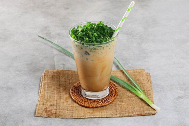 Yang Lagi Viral di 2024 Es Kopi Daun Bawang Simak Manfaat Resep dan Cara Mengolahnya Berikut
