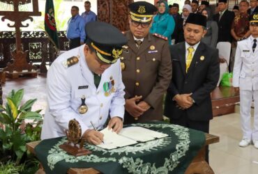 264 Kades di Blora Resmi Terima SK Perpanjangan Masa Jabatan Kadin PMD Blora 7 Desa Tidak Punya Kades