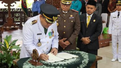 264 Kades di Blora Resmi Terima SK Perpanjangan Masa Jabatan Kadin PMD Blora 7 Desa Tidak Punya Kades