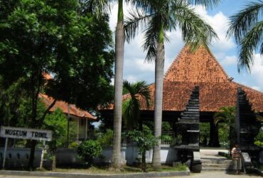 Menemukan Jejak Manusia Purba di Museum Trinil Ngawi