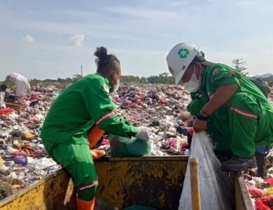 Adipura Terjaga, Tim Saber Sampah Blora Sisir Sampah Liar Setiap Hari