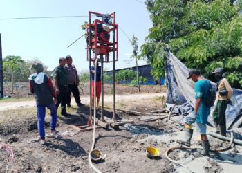 Bakti Polri Setetes Harapan Mengalir Dari Sumur Kasih Sayang Di Desa Mernung Cepu