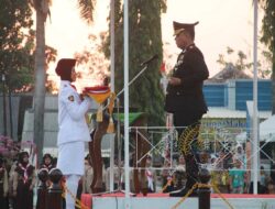 Berjalan Lancar Kapolres Blora Pimpin Upacara Sakral Penurunan Bendera Pusaka HUT ke-79 RI di Blora
