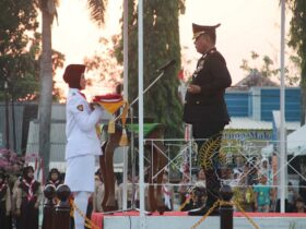 Berjalan Lancar Kapolres Blora Pimpin Upacara Sakral Penurunan Bendera Pusaka HUT ke-79 RI di Blora