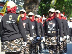 Diramaikan Emak Emak Gerak Jalan Tingkat Sma Dan Umum Di Kota Cepu Blora Berlangsung Meriah
