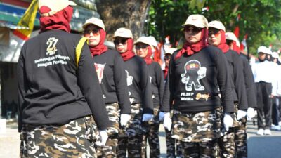 Diramaikan Emak Emak Gerak Jalan Tingkat Sma Dan Umum Di Kota Cepu Blora Berlangsung Meriah