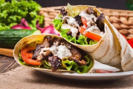 Doner Kebab Makanan Khas Turki Paling Favorit dan Terkenal di Seluruh Dunia Ini Resep dan Cara Membuatnya