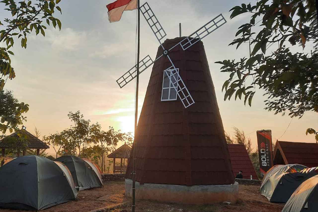 Hamparan Milky Way Di Bukit Kunci Destinasi Wisata Alam Di Blora Ala Negeri Eropa