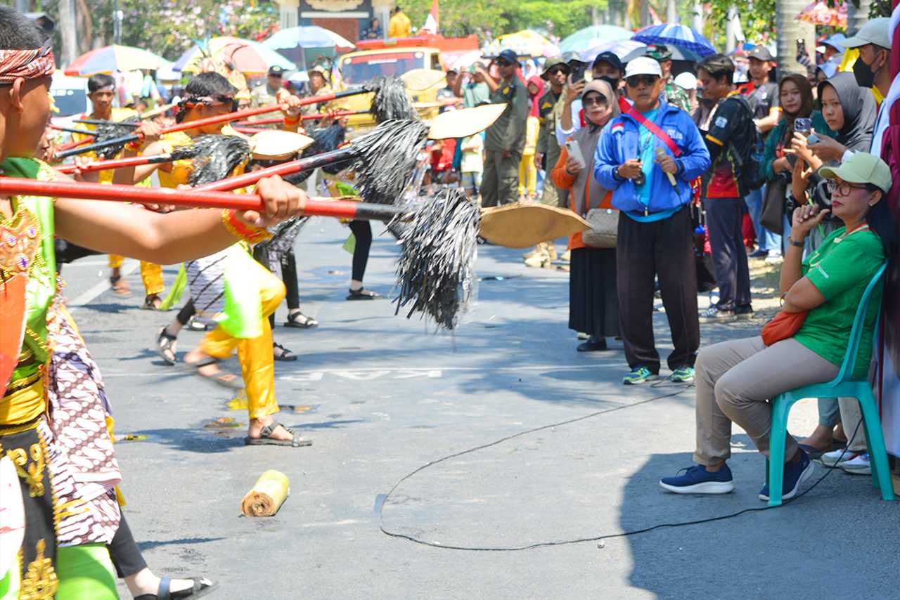 Karnaval HUT ke-79 RI di Kota Cepu Blora Sukses Digelar