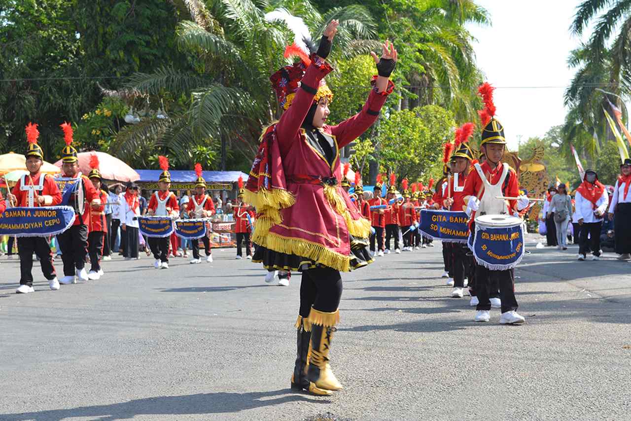 Lenggak-Lenggok Sang Mayoret Riuhkan Momen Karnaval 2024 Tingkat TK SD dan SMP di Kota Cepu