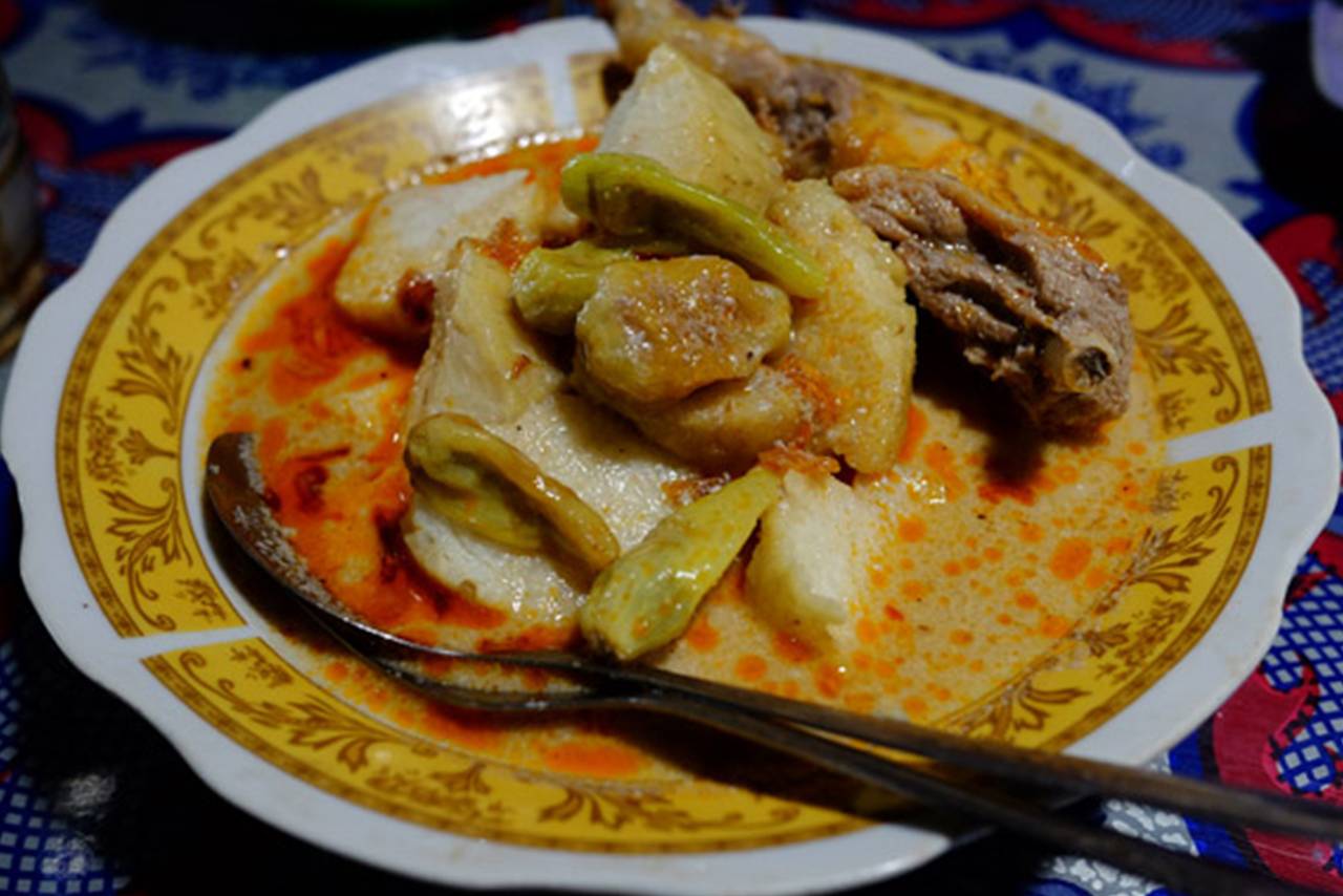 Lontong Opor Ayam Pak Pangat