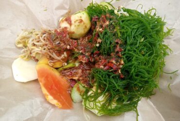 Kuliner Unik Khas Tuban, Rujak Engos-Engos Berbahan Dasar Rumput Laut