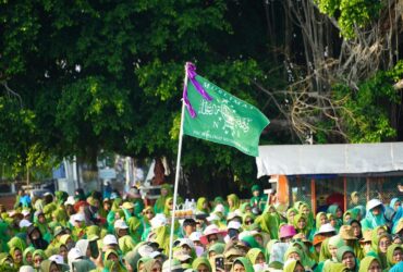 Ribuan Kader Muslimat Nu Meriahkan Jalan Sehat Di Blora