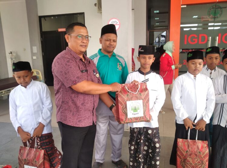 RSUD dr. R Soeprapto Cepu Gelar Khitan Massal Bersama Pondok Pesantren Al-Ittihad Tambakromo