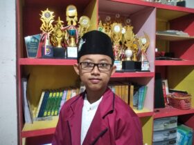 Abu Hasan Melaju ke Babak Final Kompetisi Bahasa Inggris di Surabaya