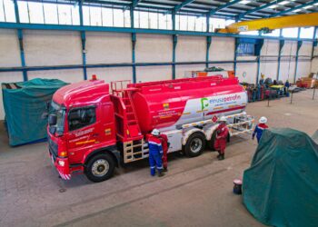 Sinergi Elnusa Group Hadirkan Mobil Tangki BBM 16 KL