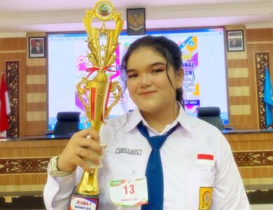 Gadis SMP Ini Jago Nyanyi dan Mendongeng! Cita-citanya Dokter Loh!