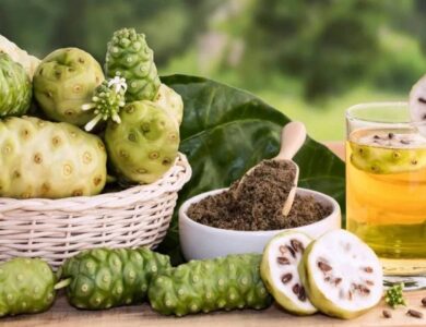 7 Khasiat Buah Mengkudu Rahasia Kesehatan dari Alam