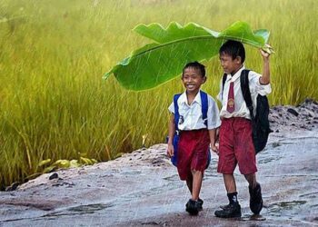 Cuaca Buruk Tetap Tenang 10 Tips Bagi Pelajar Menjaga Kesehatan Tubuh di Musim Hujan