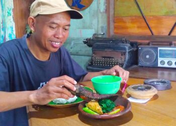 Lele Bakar Mbokdhe Nggawan Menu Favorit Pecinta Kuliner Cepu
