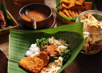 Nasi Pecel Ikon Kuliner Khas Cepu yang Memasyarakat dengan Harga Bersahabat