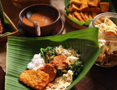 Nasi Pecel Ikon Kuliner Khas Cepu yang Memasyarakat dengan Harga Bersahabat
