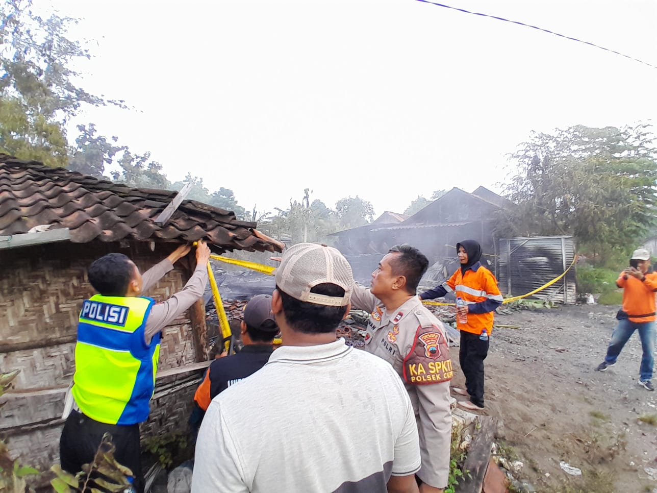 Aksi Heroik Korban Kebakaran Saat Api Berkobar