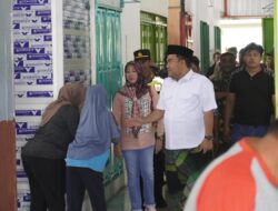 Bupati Blora Datangi Lokasi Kebakaran Pasar Induk Cepu, Pedagang Dapat Bantuan