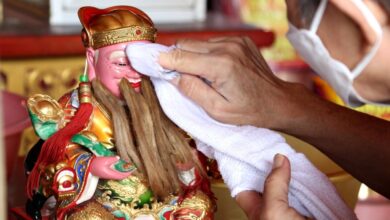 Makna Ritual Ayak Abu dan Penyucian Patung Dewa Jelang Perayaan Imlek