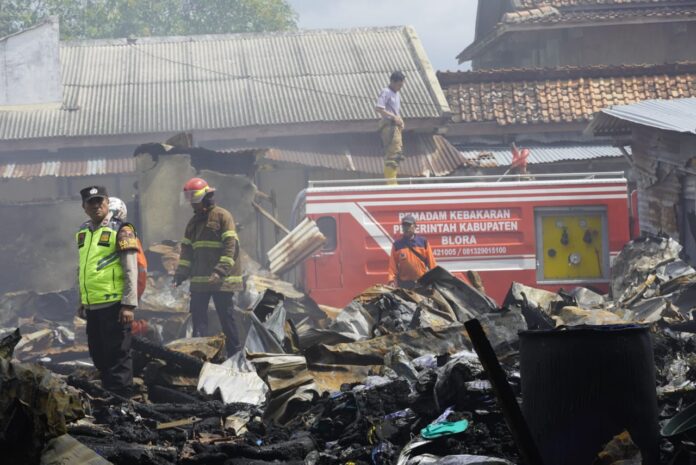 Pasar Induk Cepu Hangus Terbakar Puluhan Kios Terdampak