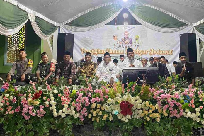 Tutup Tahun Mahasiswa KKN Pintar Unugiri Kelompok 38 Desa Kapuan Sukses Gelar Pengajian Umum dan Gebyar Sholawat