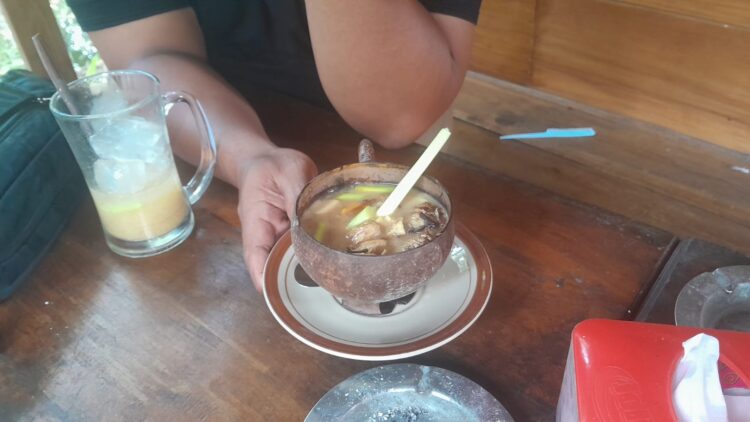 Wedang Pokak Susu Minuman Tradisional Andalan Kedai Mbah Yi Bojonegoro