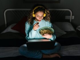 6 Ide Camilan Tengah Malam yang Sehat bagi Individu Imsomnia