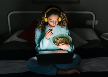 6 Ide Camilan Tengah Malam yang Sehat bagi Individu Imsomnia