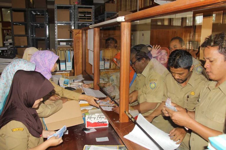 BERKAH RAMADHAN! Gaji PNS PPPK Bakal CAIR Lebih Awal Cek Nominal Gaji PNS dan PPPK Bulan Maret 2025 Berikut