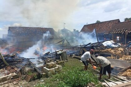Korsleting Listrik Diduga Menjadi Peyebab Kebakaran di Desa Kalen, Blora