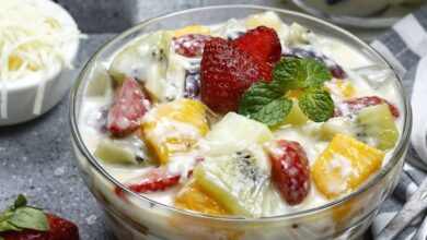 Kreasi Resep Yogurt Buah Segar: Ide Camilan Tengah Malam yang Sehat dan Bergizi