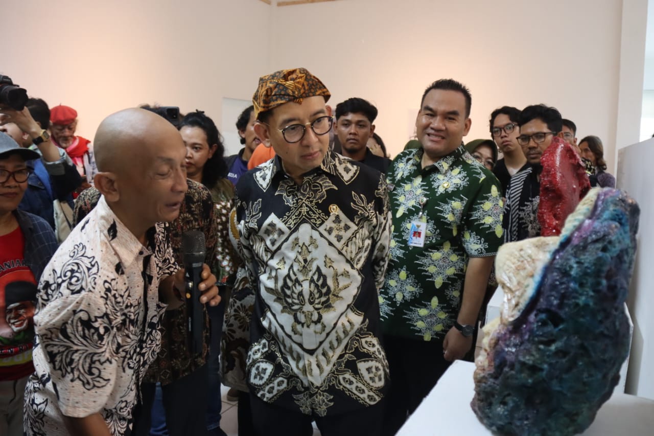 29 Karya Sketsa Wajah Pram di Blora Creative Space