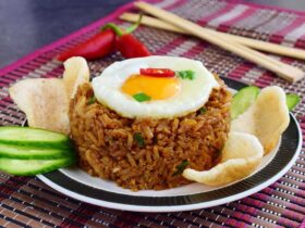 2 Menu Sahur Hemat Ala Anak Kost: Indomie Rebus Sawi Campur Telur dan Nasi Goreng Praktis Bumbu Sajiku