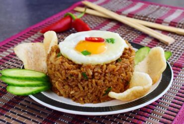 2 Menu Sahur Hemat Ala Anak Kost: Indomie Rebus Sawi Campur Telur dan Nasi Goreng Praktis Bumbu Sajiku