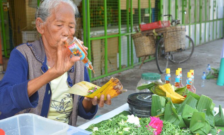 Berkah Hari Raya Penghasilan Penjual Bunga Tabur untuk Ziarah di Cepu Meningkat