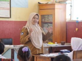 Diluar TPG dan TKG! Kemendikdasmen Beri Insentif bagi Guru Non ASN Sebesar Ini Per Bulan Cek Syaratnya