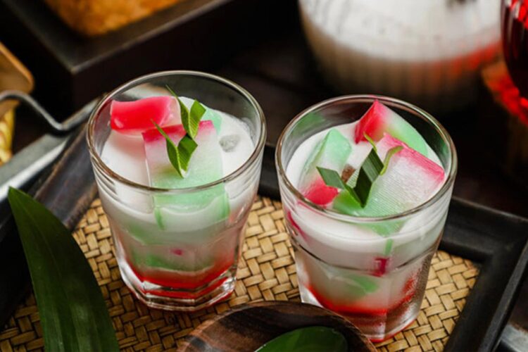 Es Selendang Mayang: Ide Takjil Penambah Energi Khas Betawi 1 Es Selendang Mayang: Ide Takjil Penambah Energi Khas Betawi