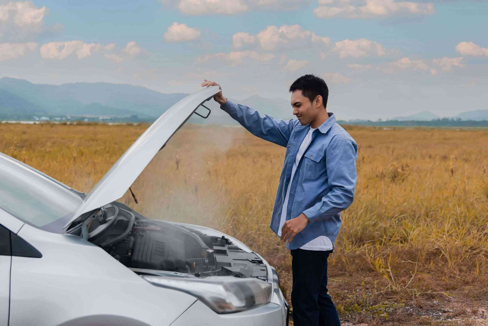 Mengatasi Mobil Mogok di Tengah Perjalanan Mudik Lebaran Akibat Overheating